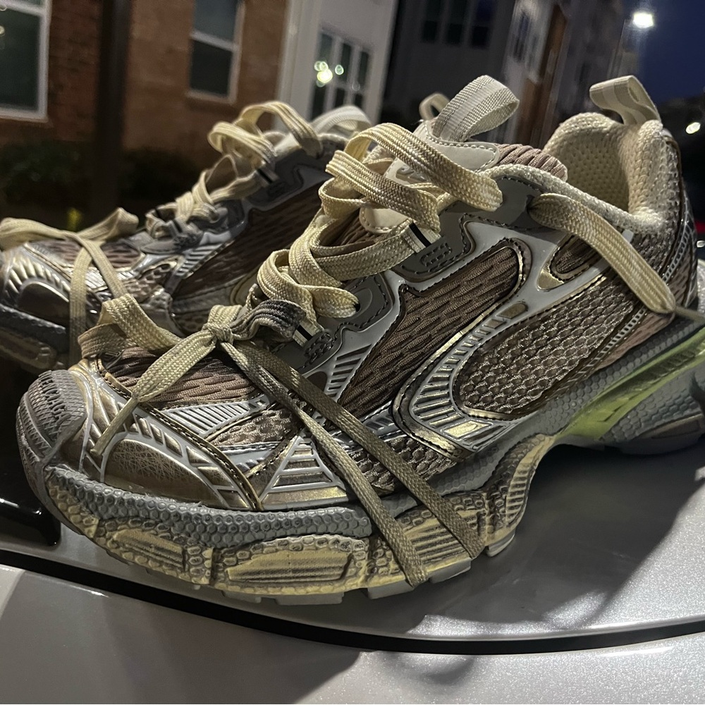 3XL Balenciaga Sneakers! - Picture 2 of 5